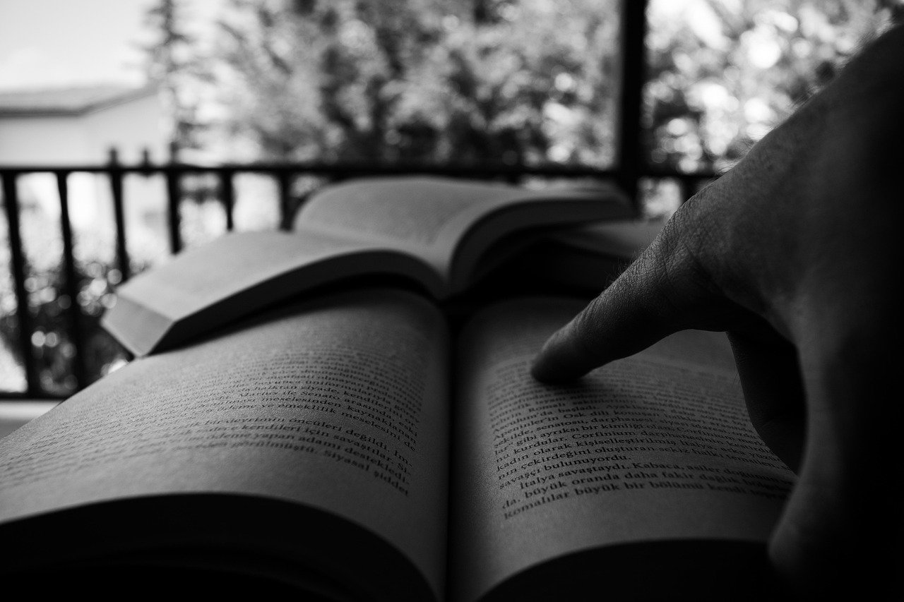 Which background helps you read better?